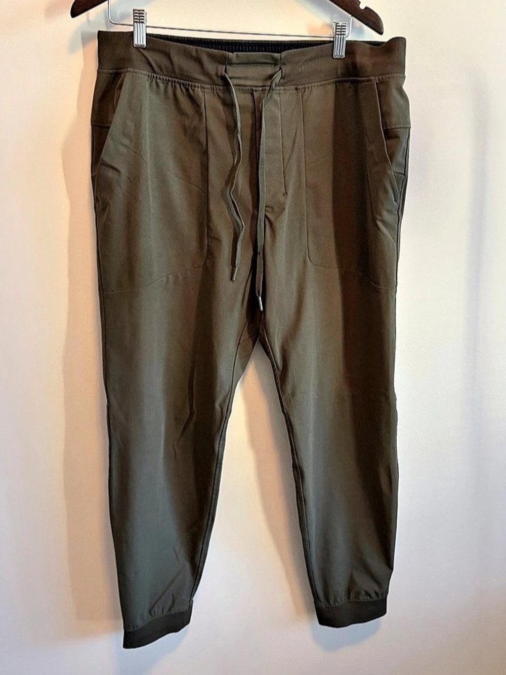 lululemon Men's Green Jogger Pants XL